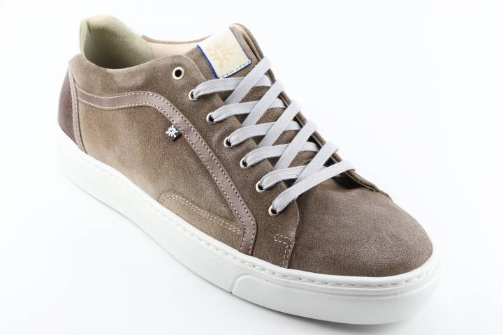 Heren Sneakers/Veterschoen Floris van Bommel De Vulcer 01.06.SFM-30257 -22-01. Direct leverbaar uit de webshop van Reese Schoenmode.