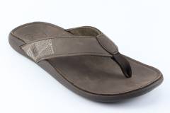 Heren Slippers  Olukai Tuahine 10465.Dk.Wood. Direct leverbaar uit de webshop van Reese Schoenmode.