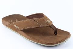 Heren Slippers  Olukai Nui 10239.Rum/Rum. Direct leverbaar uit de webshop van Reese Schoenmode.