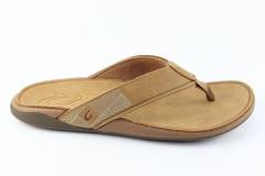 Heren Slippers  Olukai Tuahine 10465.Toffee. Direct leverbaar uit de webshop van Reese Schoenmode.