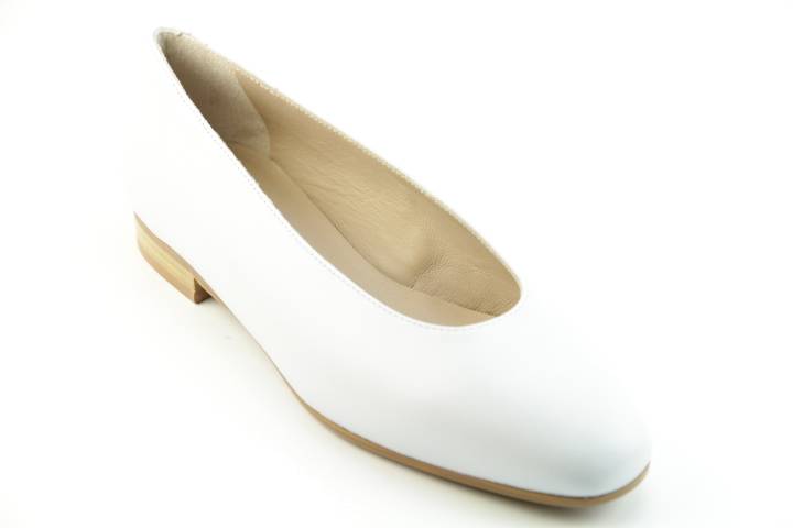 Dames  Ballerina's Marcos Nalini 369 G.NAPPA BIANCO. Direct leverbaar uit de webshop van Reese Schoenmode.