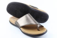 Dames  Slippers Gabor 83.700.51. Direct leverbaar uit de webshop van Reese Schoenmode.