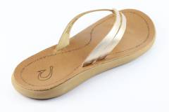 Dames  Slippers Olukai Kapehe Luana 20468.Bubbly/Sahara. Direct leverbaar uit de webshop van Reese Schoenmode.