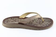 Dames  Slippers Olukai Paniolo 20129.Bronze/Dk Java. Direct leverbaar uit de webshop van Reese Schoenmode.