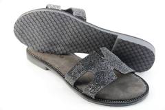 Dames  Slippers Lazamani 33.736.PEWTER. Direct leverbaar uit de webshop van Reese Schoenmode.