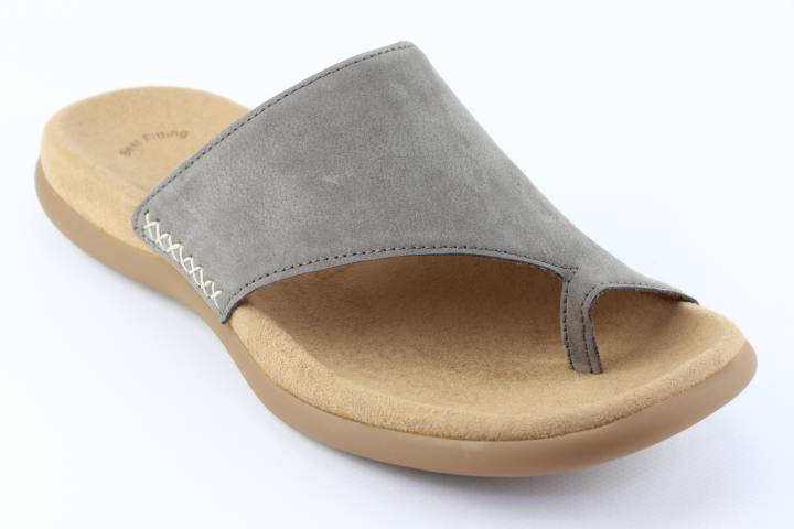 Dames  Slippers Gabor 03.700.13. Direct leverbaar uit de webshop van Reese Schoenmode.