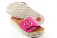 Dames  Slippers Viguera 1970.Vit.Fuxia. Direct leverbaar uit de webshop van Reese Schoenmode.