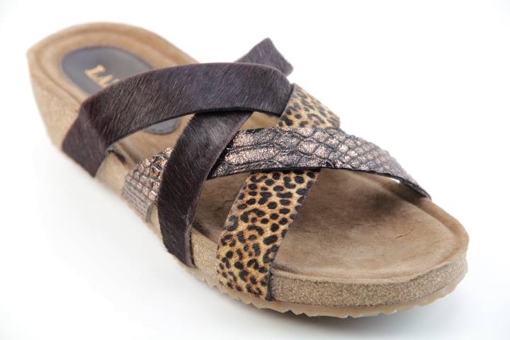 Dames  Slippers Lazamani 75.715.BROWN. Direct leverbaar uit de webshop van Reese Schoenmode.