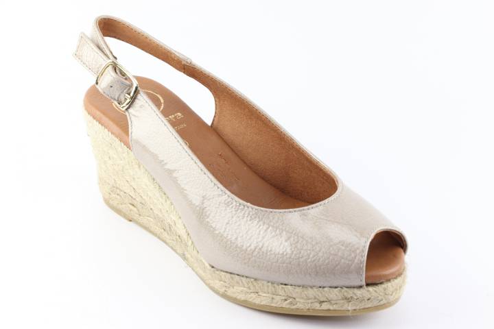 Dames  Sandalen Viguera 2067.Duma Taupe. Direct leverbaar uit de webshop van Reese Schoenmode.