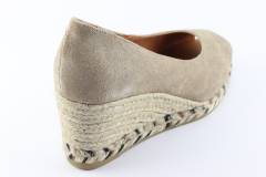 Dames  Pumps open teen Viguera 2001.Vit.Desert. Direct leverbaar uit de webshop van Reese Schoenmode.