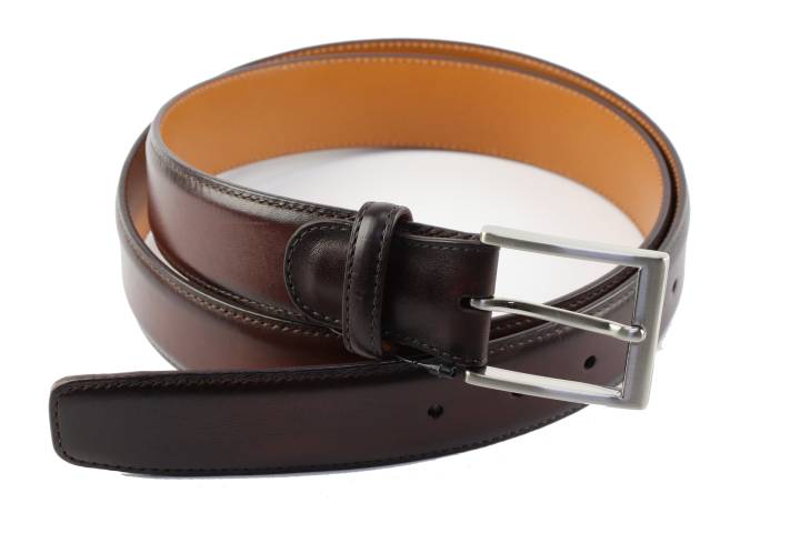 Accessoires Riemen Magnanni 1078.Wind Medium Caoba. Direct leverbaar uit de webshop van Reese Schoenmode.