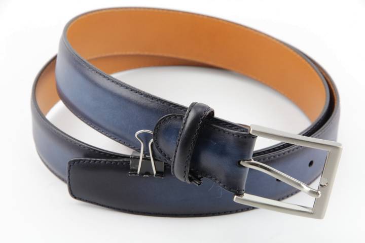 Accessoires Riemen Magnanni 1078.Wind Navy. Direct leverbaar uit de webshop van Reese Schoenmode.